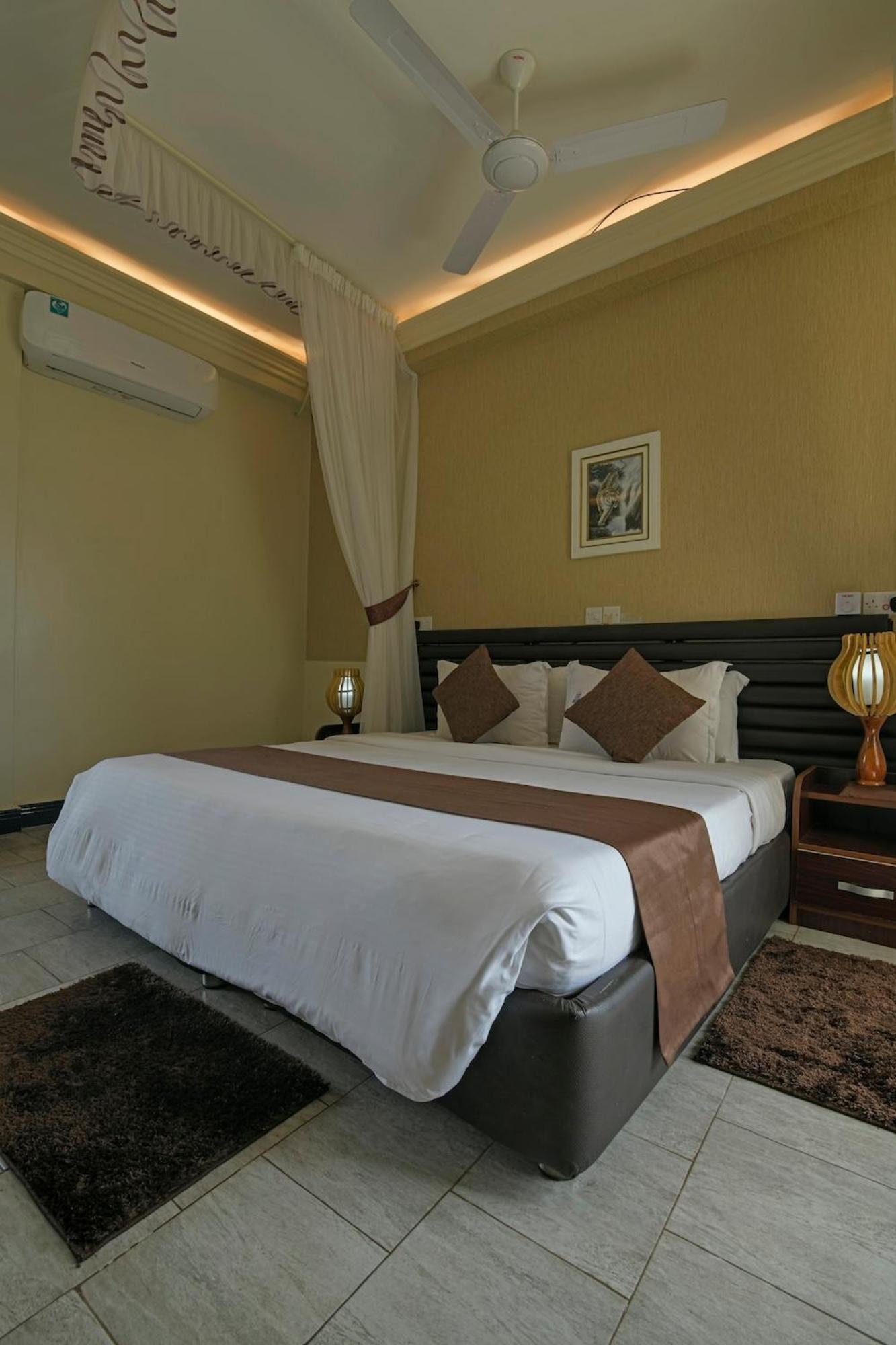 Hoima Buffalo Hotel & Business Hub Ltd Eksteriør bilde